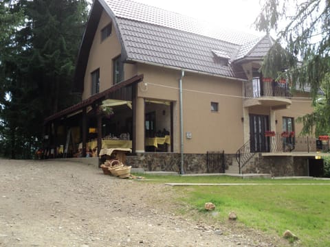 Cabana Suvenirurilor Bed and Breakfast in Cluj County