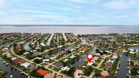 Neighbourhood, Bird's eye view, River view