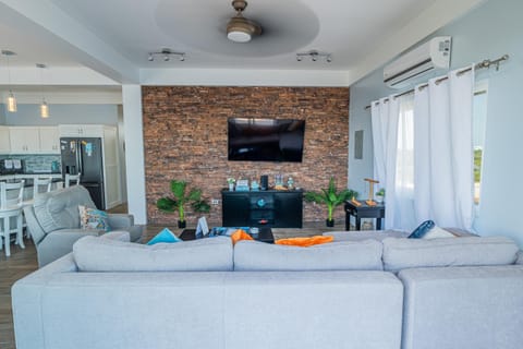 2nd Floor House at The Lor-E-Lei House Apartment in Belize District