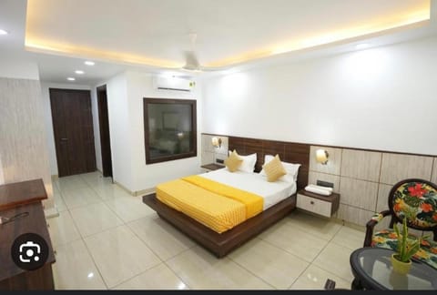 Cyber Vista Bed and Breakfast in Gurugram