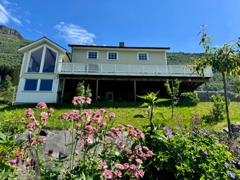 Property building, Garden, Garden view