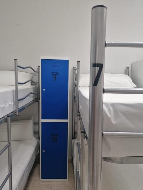 Photo of the whole room, Bedroom, bunk bed