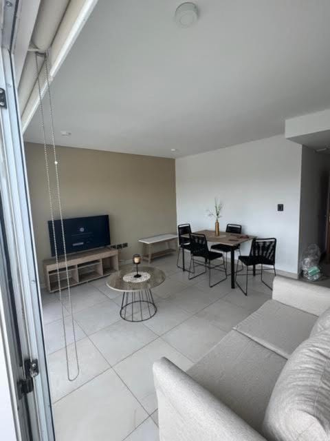 Moderno depto con vista panorámica Appartamento in Comodoro Rivadavia