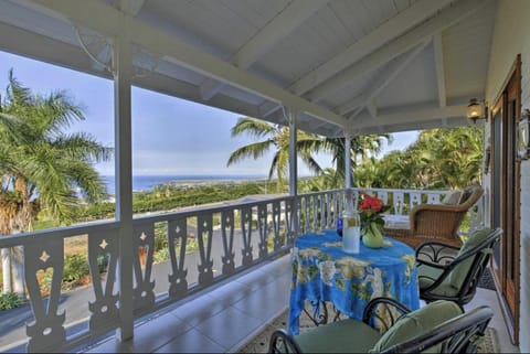 Patio, Natural landscape, Balcony/Terrace, Seating area, Sea view