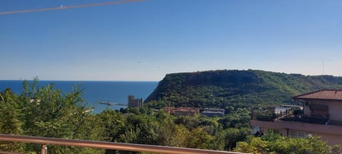 sea view hygge - Quiet residential apartment Condo in Kavarna