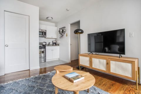 Well-located S Boston 1BR on E Broadway BOS-474 Copropriété in South Boston