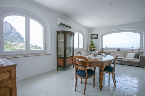 Dining area, Sea view