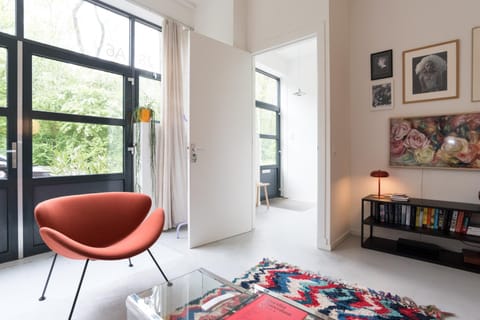 Studio in creative district, FREE parking Bed and Breakfast in Amsterdam
