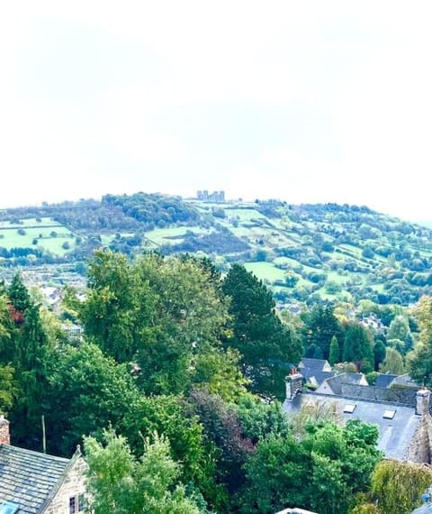 Nearby landmark, Day, Natural landscape