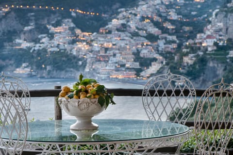 Balcony/Terrace, City view