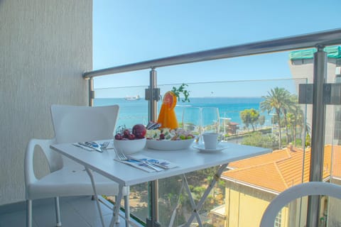 Sea-View Apartment Appartement in Limassol City