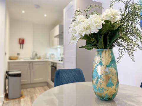 Dining area, kitchen