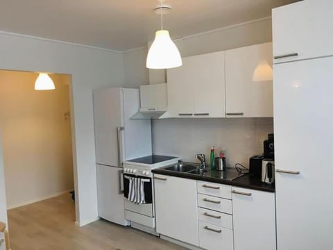 Kotimaailma - Kalustettu ja hyvin valoisa Studio Herttoniemessä Condo in Helsinki