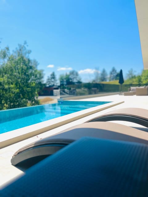 Pool view, Swimming pool