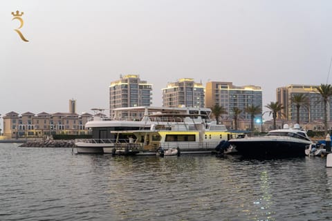 A Serene Getaway Loloa Pleasure Houseboat Condo in Abu Dhabi