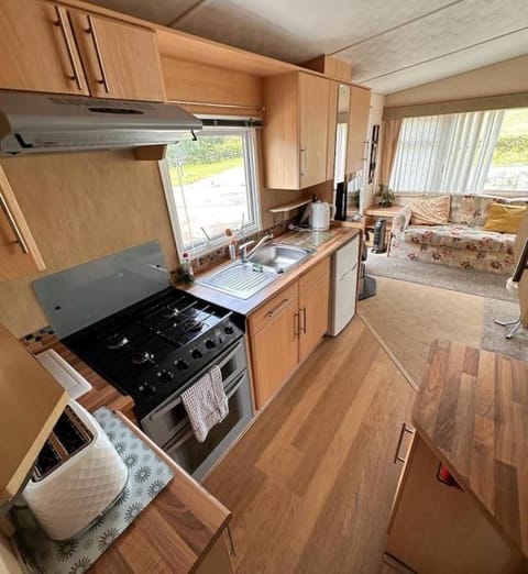 4-Bedroom Cosalt Caravan in Uddingston, Glasgow Apartment in Glasgow