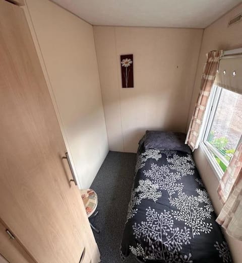 4-Bedroom Cosalt Caravan in Uddingston, Glasgow Apartment in Glasgow