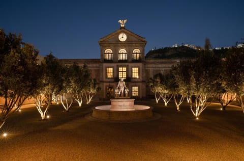 Property building, Facade/entrance, Night, Natural landscape, Garden, Decorative detail, Garden view