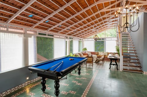 Billiard, Game Room