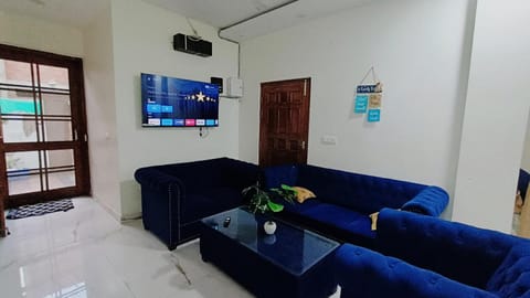 Communal lounge/ TV room, TV and multimedia, Living room