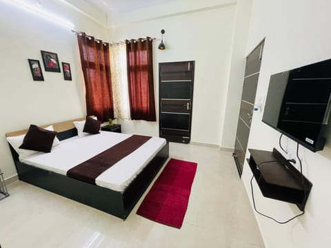 ATULYAM STAYS SUSHANT GOLF CITY LUCKNOW Casa vacanze in Lucknow