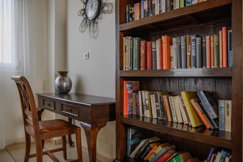 Library, Seating area