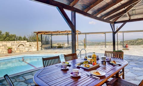 Dining area, Pool view, Swimming pool, Swimming pool