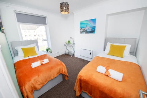 Versatile Cozy & Spacious Comfort Hull Apartments Apartment in Hull