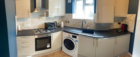 Elegant 2 bedroom flat in Chiswick near tube stations Apartment in London Borough of Ealing