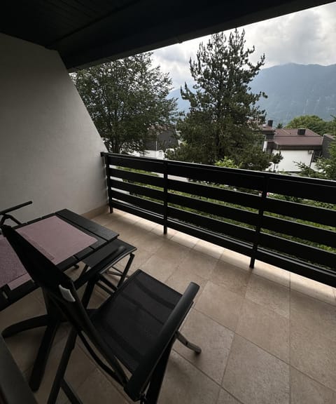 Balcony/Terrace, Mountain view