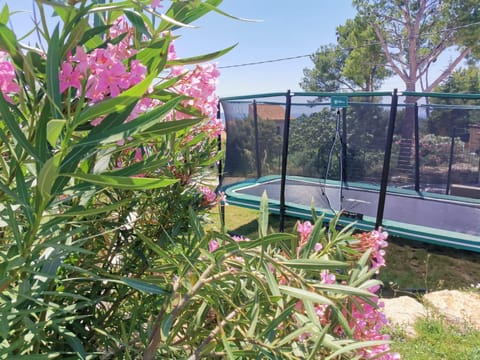 Villa La Voile au Vent - Sur les collines de la Cadière d'Azur - Villa spacieuse, 4 chambres, climatisée avec piscine à débordement, Vue mer et collines Villa in La Cadière-d'Azur