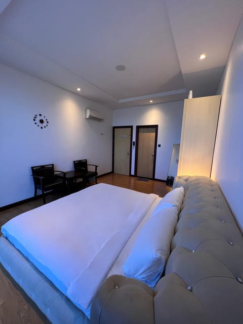 Super comfy 1800sqft Condo in Imperial Suites Boulevard Mall Apartamento in Kuching
