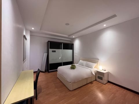 Super comfy 1800sqft Condo in Imperial Suites Boulevard Mall Apartamento in Kuching