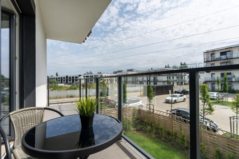 View (from property/room), Balcony/Terrace, Location