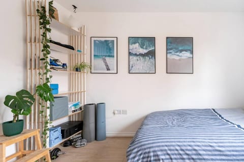 Vibrant & Modern 1BD Flat - Hackney Apartment in London Borough of Hackney