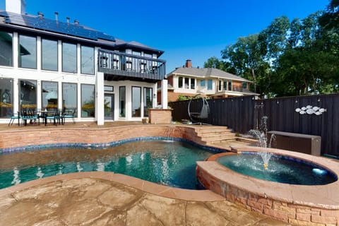 Lake Ray Hubbard Retreat House in Rowlett