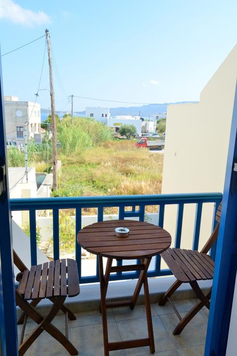 Finikas Studios Apartment in Milos