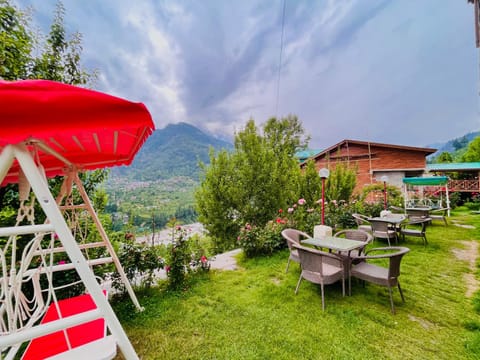 Bentenwood Resort - A Beutiful Scenic Mountain & River View Hotel in Manali