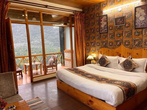 Bentenwood Resort - A Beutiful Scenic Mountain & River View Hotel in Manali