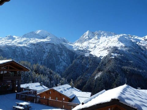 Georgette - 3 bedroom apartment in the centre of Sainte Foy, great views Eigentumswohnung in Sainte-Foy-Tarentaise
