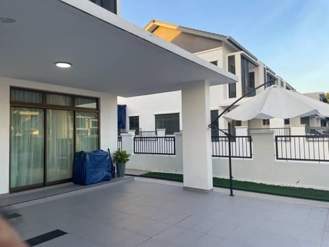 Spacious end lot house at Rini Homes House in Johor Bahru