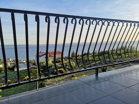 Natural landscape, Balcony/Terrace, Sea view