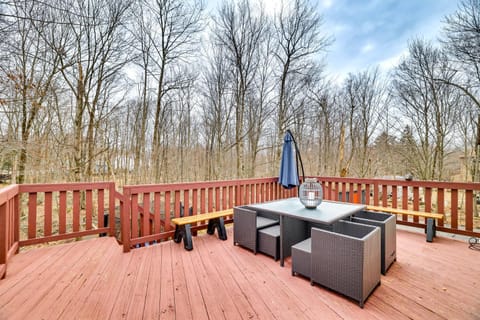 A Time To Remember Tobyhanna Home with Hot Tub! House in Tobyhanna