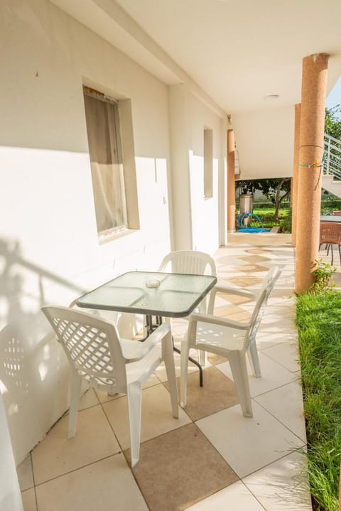 View (from property/room), Balcony/Terrace, Dining area