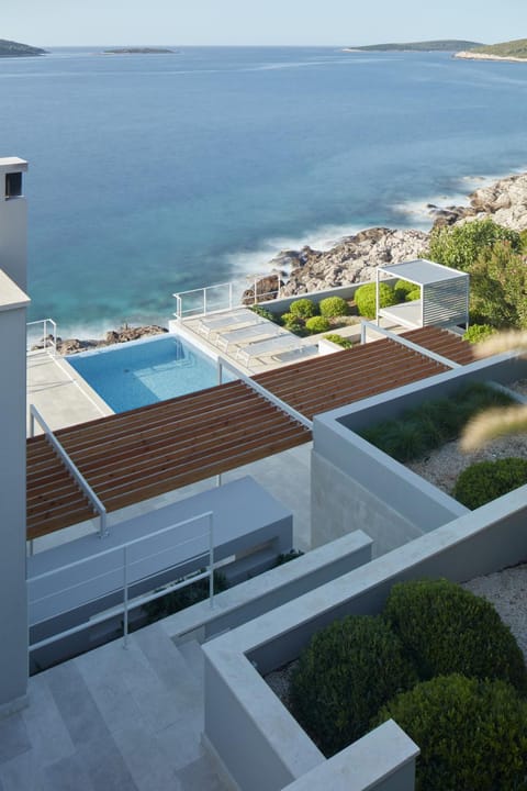 Property building, Beach, Swimming pool