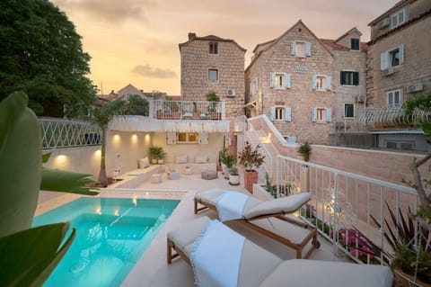 Property building, Swimming pool