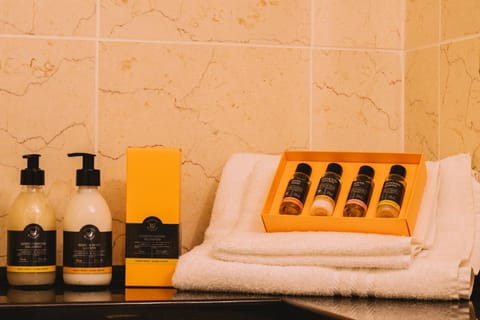 Bathroom, Decorative detail