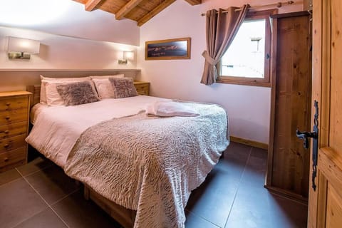 Toulouse - 3 bedroom apt close to the slopes with log fire Apartment in Sainte-Foy-Tarentaise