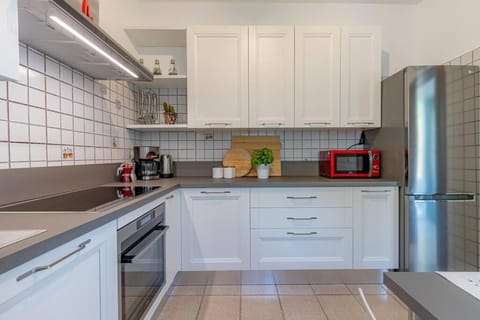 Kitchen or kitchenette, dishwasher, minibar, pet friendly, stove