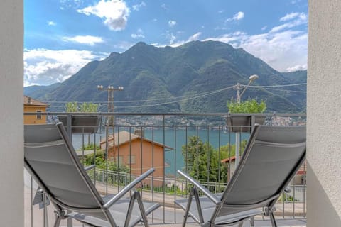 Day, Natural landscape, View (from property/room), Balcony/Terrace, Lake view, Mountain view